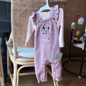 NWT Pink Minnie Mouse Baby Outfit (6-9)